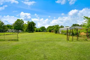 735 1st Street SW, Detroit, TX 75436 - Photo 17