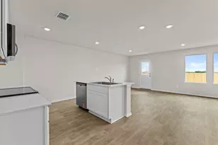 915 Prince Albert, Seguin, TX 78155 - Photo 11