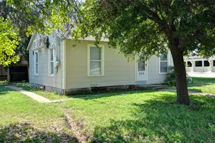 300 Meadow Park Dr, White Settlement, TX 76108 - Photo 3