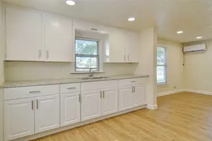 300 Meadow Park Dr, White Settlement, TX 76108 - Photo 11