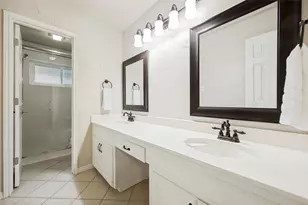 2119 Shumard Oak Ln, Irving, TX 75063 - Photo 17