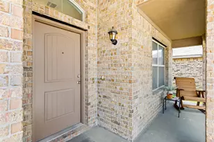 709 Wylie St, Crowley, TX 76036 - Photo 3