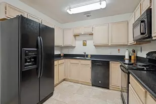 629 Forest Oaks Dr, Grand Prairie, TX 75052 - Photo 13