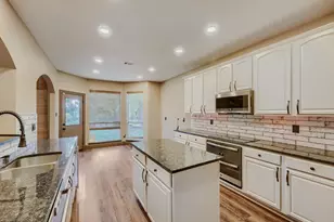940 Melissa Dr, Waxahachie, TX 75167 - Photo 9