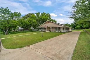 301 E 2nd St, Weatherford, TX 76086 - Photo 3