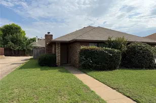 4621 Sausalito Dr, Arlington, TX 76016 - Photo 1