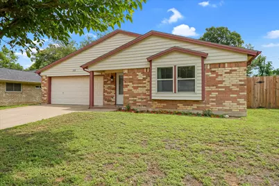 1926 Creek Wood Court, Irving, TX 75060 - Photo 3