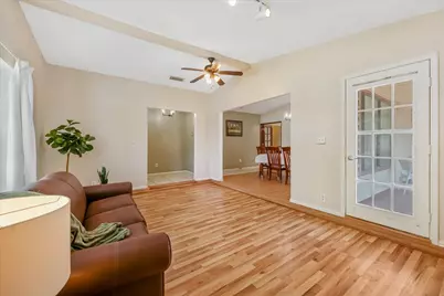 1926 Creek Wood Court, Irving, TX 75060 - Photo 9