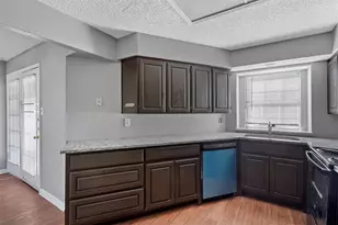 804 Custer St, Arlington, TX 76014 - Photo 9