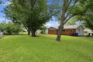 501 Rosewood Hills Dr, Garland, TX 75040 - Photo 23