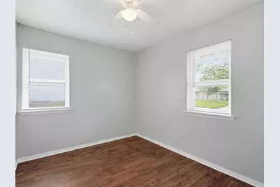501 Rosewood Hills Drive, Garland, TX 75040 - Photo 17