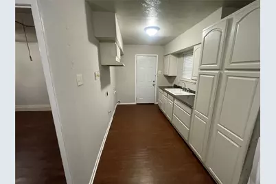 501 Rosewood Hills Drive, Garland, TX 75040 - Photo 7