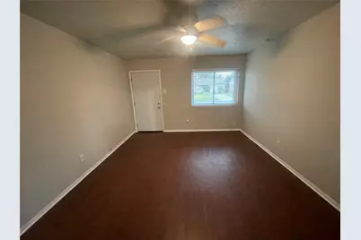 501 Rosewood Hills Drive, Garland, TX 75040 - Photo 3