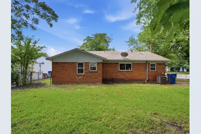 501 Rosewood Hills Drive, Garland, TX 75040 - Photo 25
