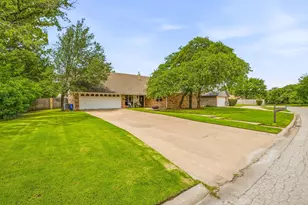 980 N Charlotte, Stephenville, TX 76401 - Photo 3