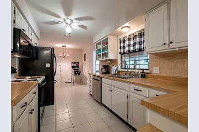 408 Heritage Trail, Granbury, TX 76048 - Photo 7