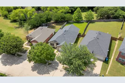3209 Clydesdale Drive, Denton, TX 76210 - Photo 3