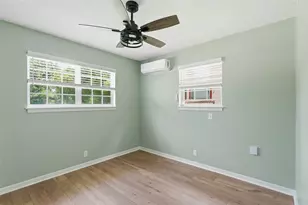 815 W Hull St, Denison, TX 75020 - Photo 15