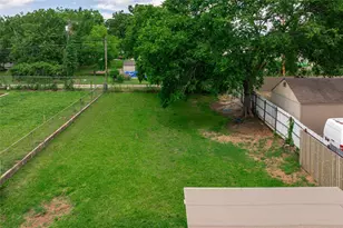 815 W Hull St, Denison, TX 75020 - Photo 23