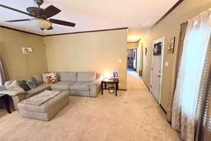 817 N Park Ave, Karnes City, TX 78118 - Photo 15
