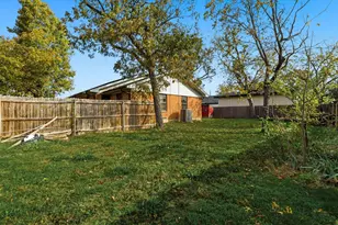 612 N 10th St, Sanger, TX 76266 - Photo 33