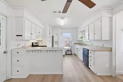 612 N 10th Street, Sanger, TX 76266 - Photo 17