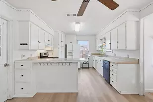612 N 10th St, Sanger, TX 76266 - Photo 17