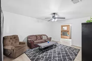 612 N 10th St, Sanger, TX 76266 - Photo 3