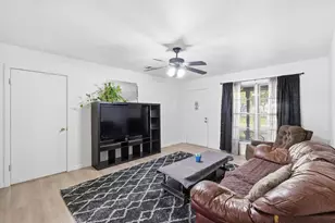 612 N 10th St, Sanger, TX 76266 - Photo 5
