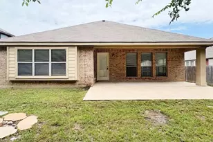 624 Vickie St, Crowley, TX 76036 - Photo 3