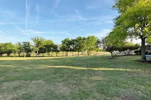 624 Vickie St, Crowley, TX 76036 - Photo 35