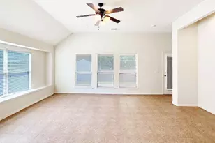 624 Vickie St, Crowley, TX 76036 - Photo 9