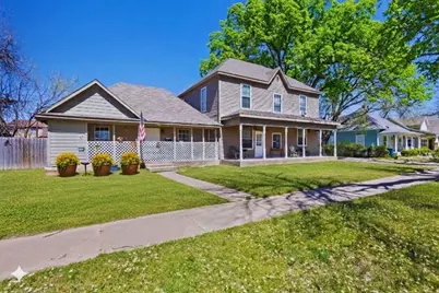 909 W Chestnut Street, Denison, TX 75020 - Photo 1