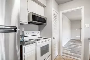 208 Wilshire Dr, Euless, TX 76040 - Photo 5