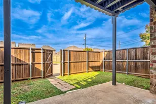 208 Wilshire Dr, Euless, TX 76040 - Photo 17