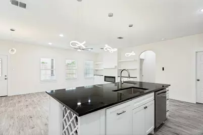 901 E Devitt Street, Fort Worth, TX 76110 - Photo 9