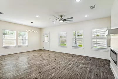 901 E Devitt Street, Fort Worth, TX 76110 - Photo 13