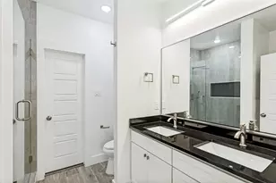 901 E Devitt St, Fort Worth, TX 76110 - Photo 17