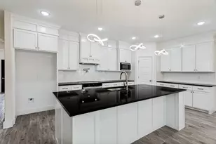 901 E Devitt St, Fort Worth, TX 76110 - Photo 7