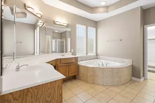 2223 Grizzly Run Ln, Euless, TX 76039 - Photo 17