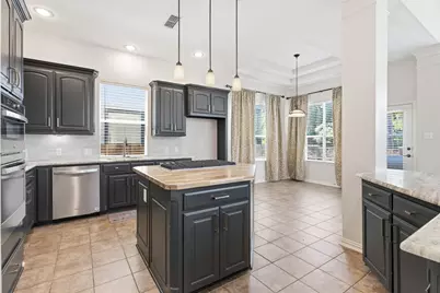 2223 Grizzly Run Lane, Euless, TX 76039 - Photo 9