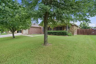 219 Southpeak Ln, Ponder, TX 76259 - Photo 25