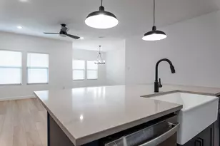528 Brk Vw Dr, Van Alstyne, TX 75495 - Photo 5