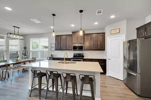 712 Ascot Ct, Ennis, TX 75119 - Photo 9