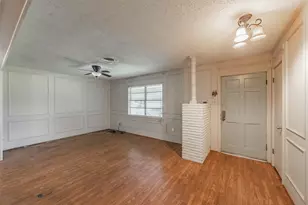202 Mathis St, Seagoville, TX 75159 - Photo 5