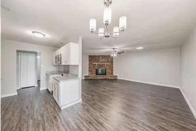 6925 Sandstone Court, Fort Worth, TX 76120 - Photo 11
