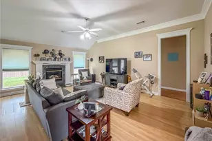 920 Carousel Dr, Bedford, TX 76021 - Photo 5