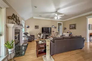 920 Carousel Dr, Bedford, TX 76021 - Photo 7