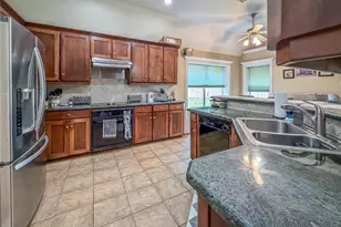 920 Carousel Dr, Bedford, TX 76021 - Photo 9
