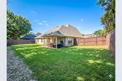 920 Carousel Drive, Bedford, TX 76021 - Photo 23